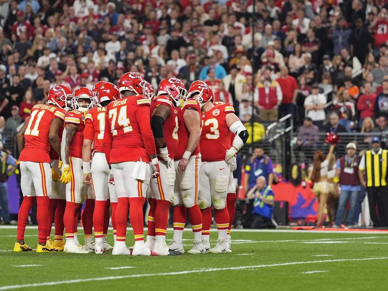 Hráči Kansas City Chiefs počas finále Super Bowl