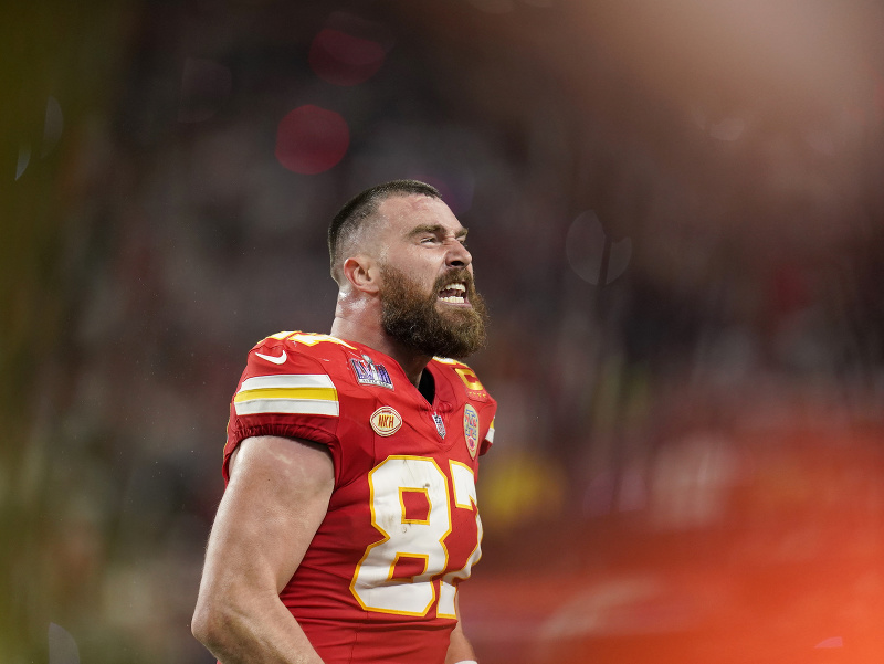 Travis Kelce (Kansas City) oslavuje touchdown