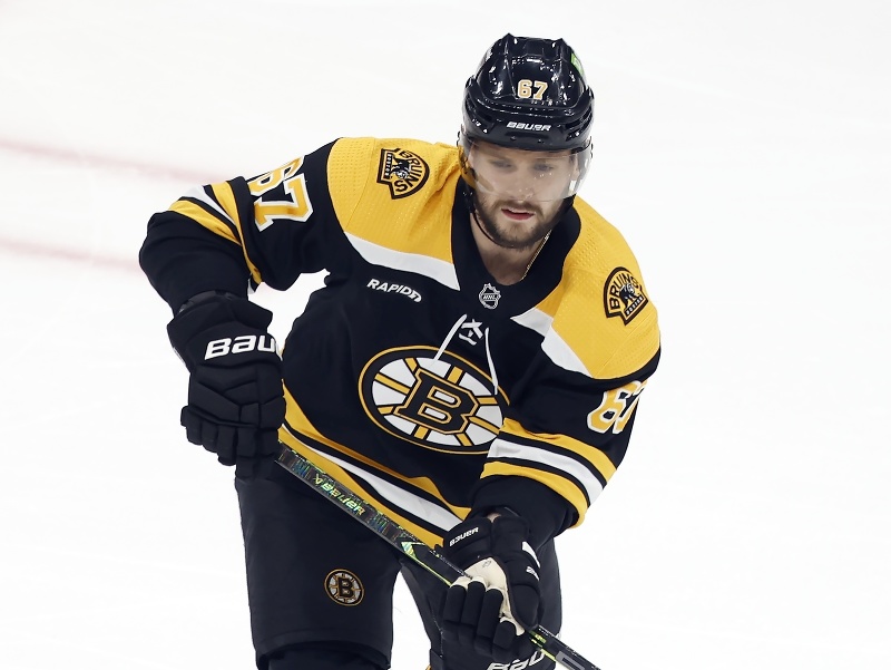 Český obranca Jakub Zbořil v drese Bostonu