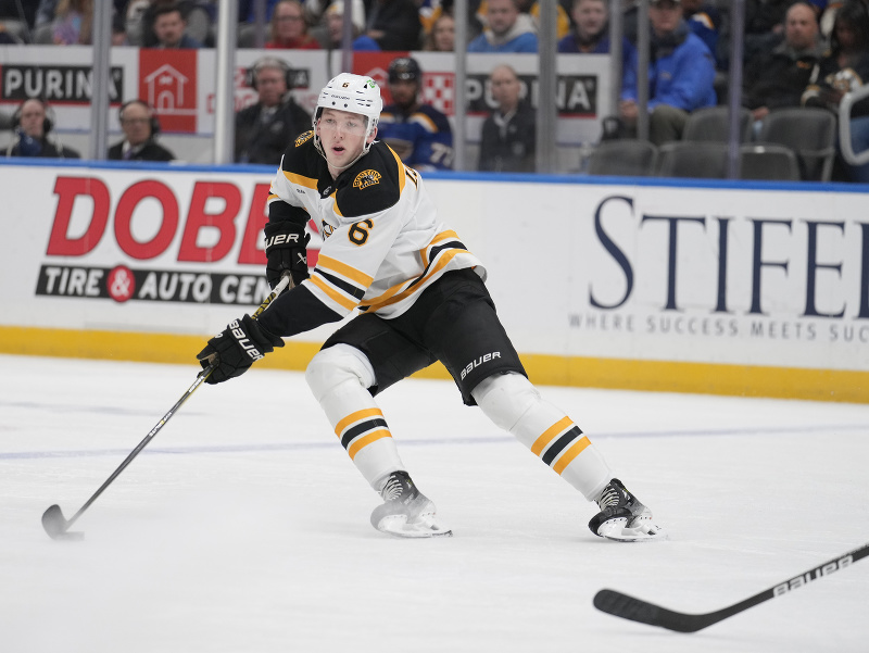 Obranca Bostonu Mason Lohrei