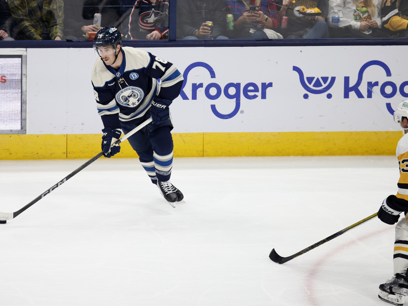Obranca Columbusu Damon Severson