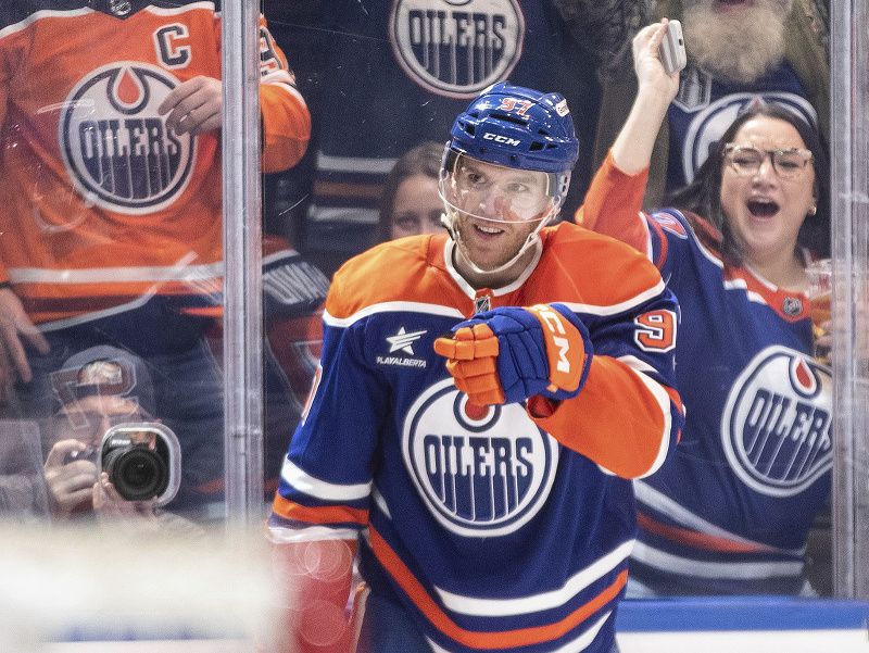 Tešiaci sa Connor McDavid