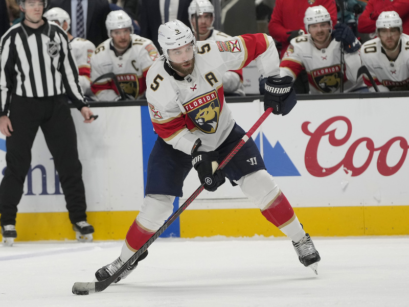 Obranca Floridy Aaron Ekblad 