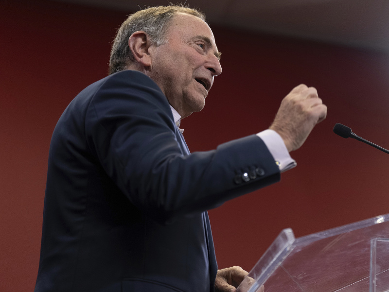 Komisár NBA Gary Bettman