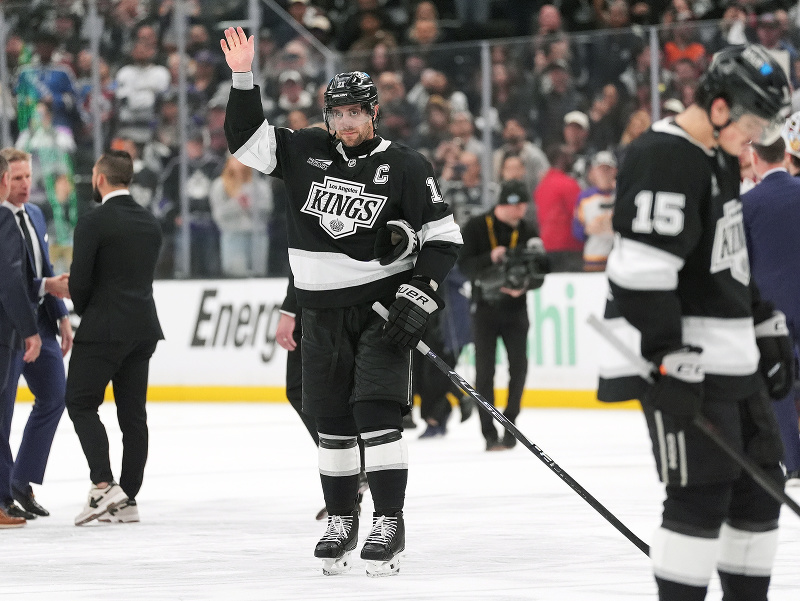 Anže Kopitar sa nadobro lúči s tribúnami v Los Angeles