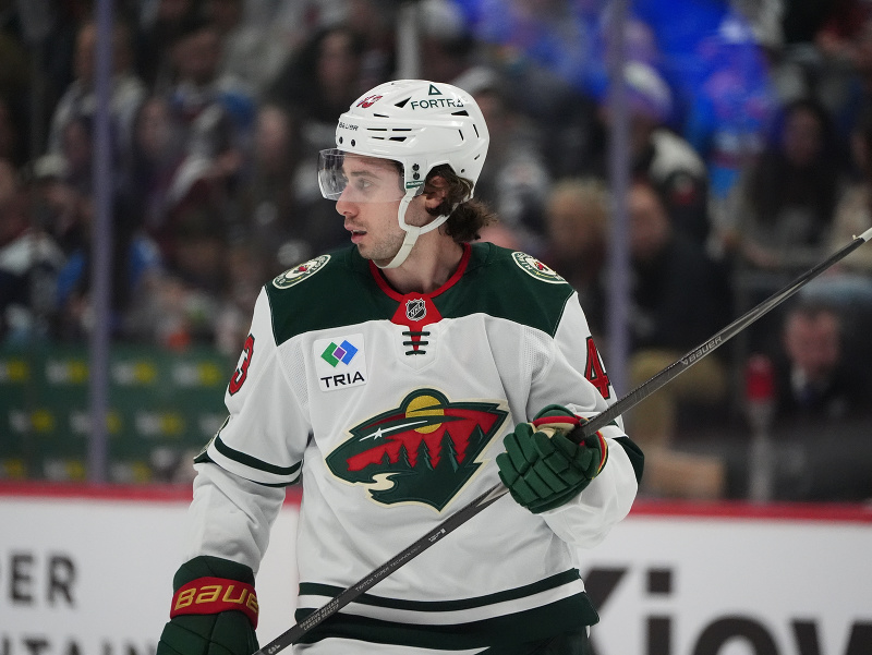 Americký hokejista Quinn Hughes