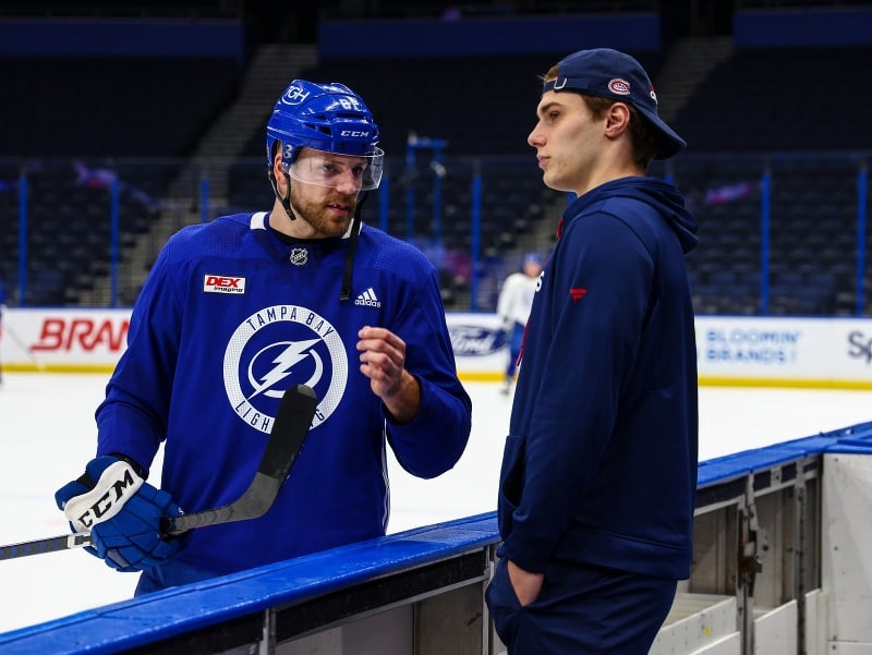 Erik Černák a Juraj Slafkovský pred vzájomným zápasom v NHL