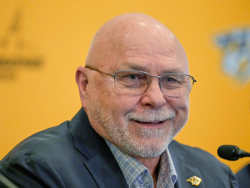 Barry Trotz počas tlačovej konferencie, na ktorej oznámil, že už nebude generálnym manažérom tímu Nashville Predators