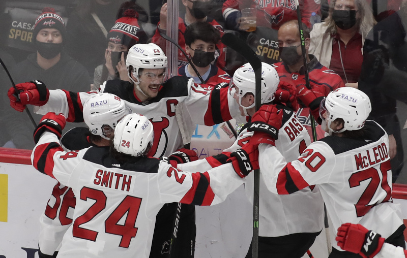 Gólová oslava hráčov Devils