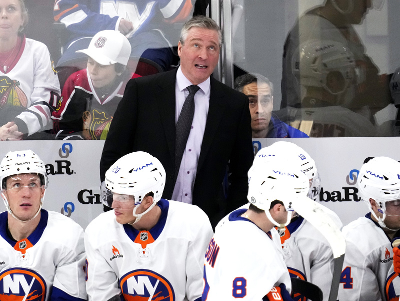 Tréner Patrick Roy a lavička NY Islanders