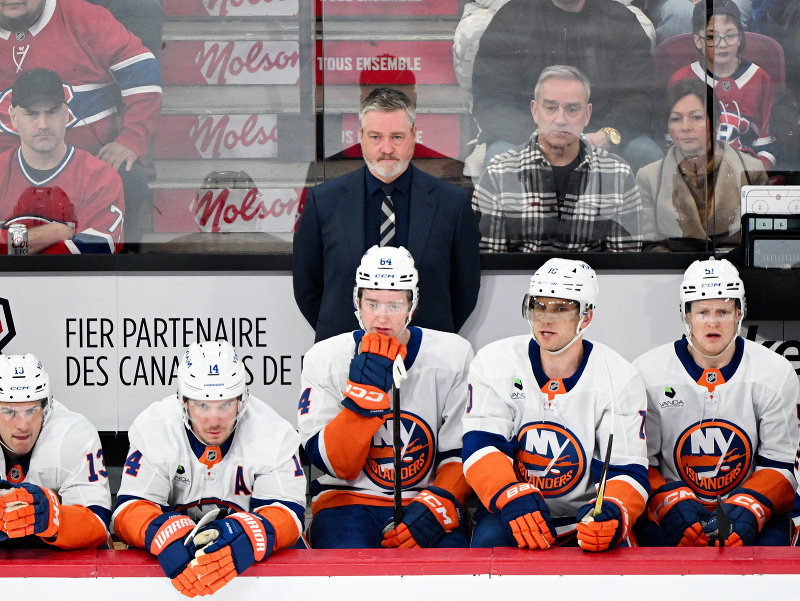 Tréner Patrick Roy a lavička NY Islanders