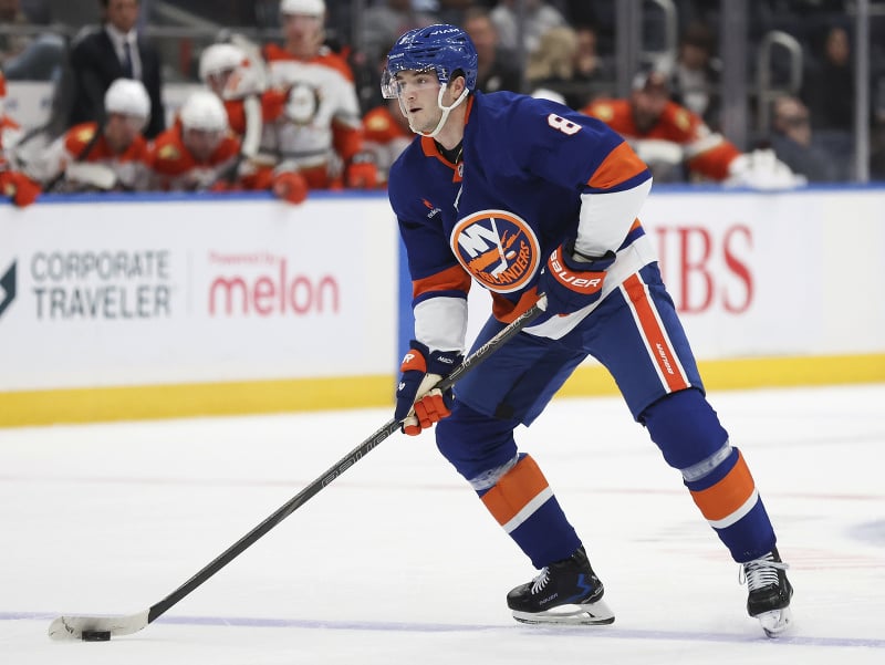 Obranca Noah Dobson z NY Islanders