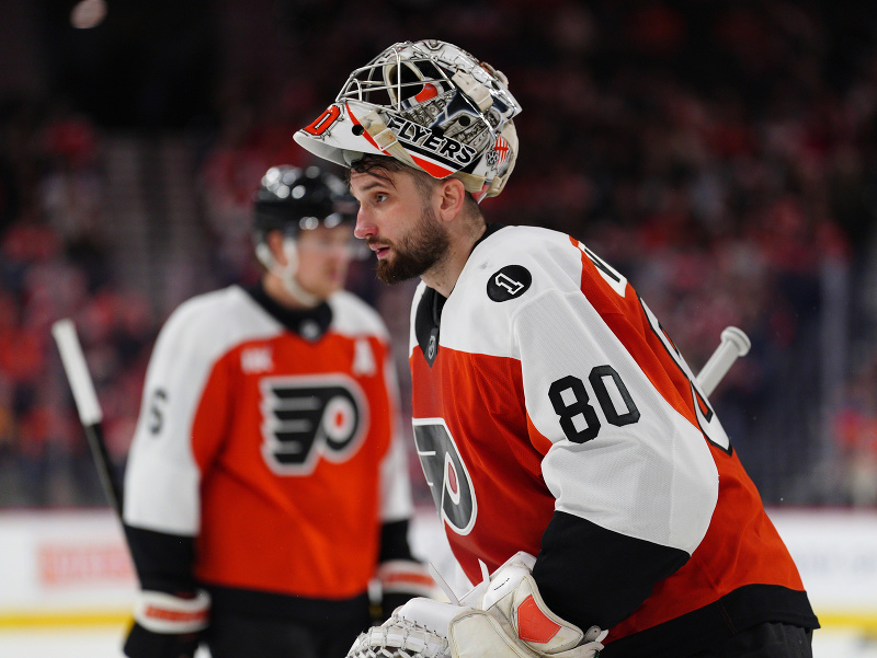 Český brankár Dan Vladař v drese Philadelphie Flyers