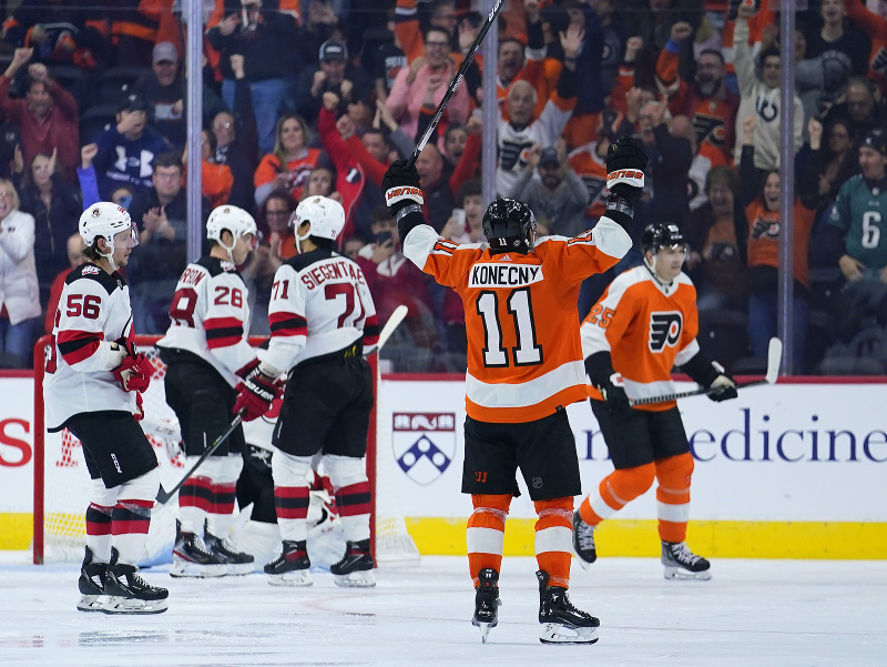 Hokejisti New Jersey Devils vstúpili do novej sezóny prehrou na ľade Philadelphie