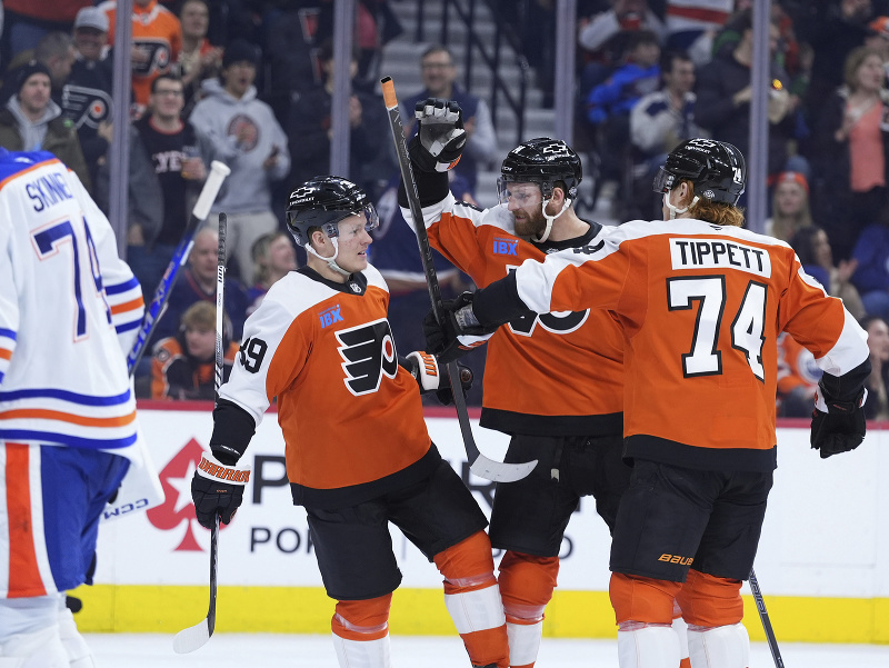 Hráči Philadelphie Flyers a ich gólová radosť
