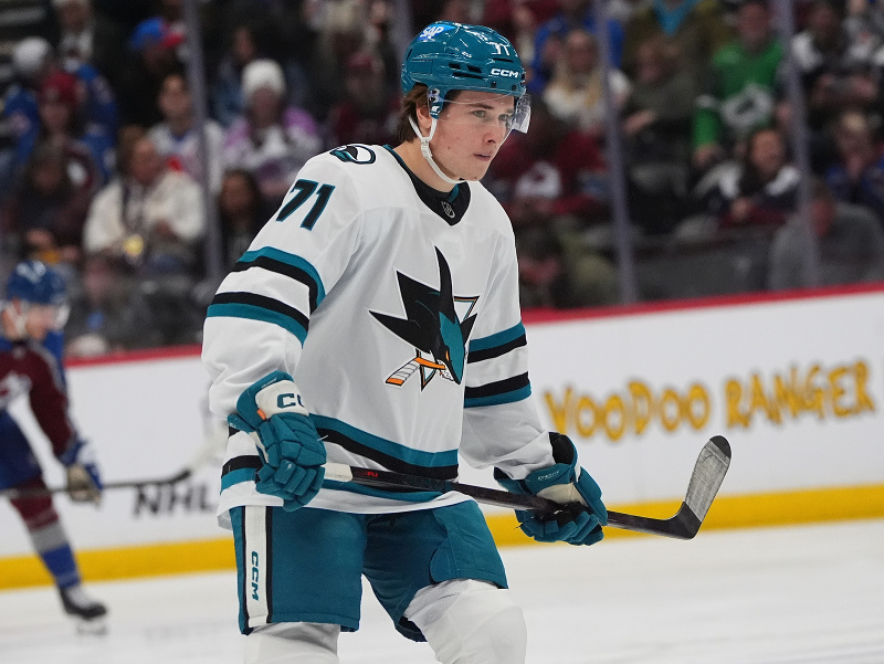Macklin Celebrini, mladý líder San Jose Sharks