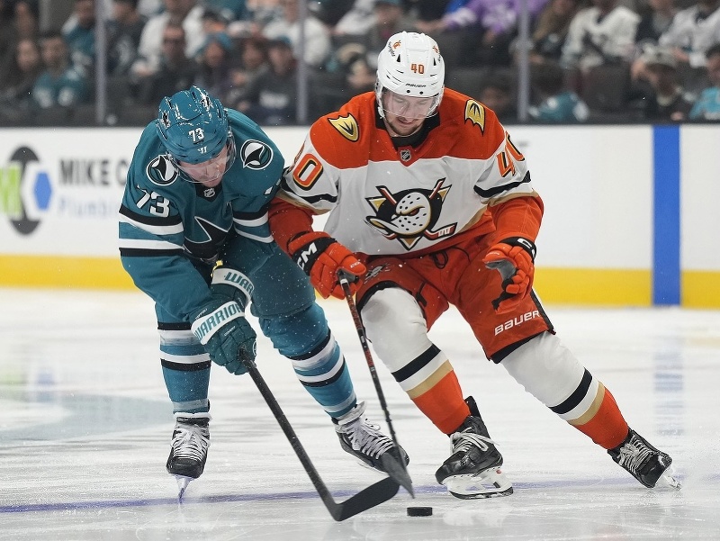 Pavol Regenda počas prípravy na novú sezónu NHL v zápase proti San Jose