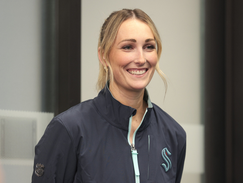 Jessica Campbellová sa stala prvou ženskou asistentkou trénera v NHL