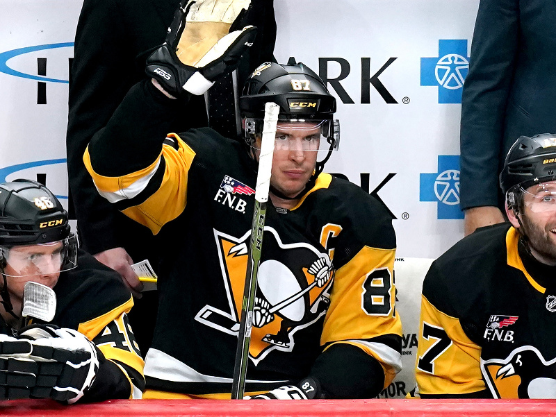 Sidney Crosby dosiahol 1700. bod ako deviaty hráč histórie