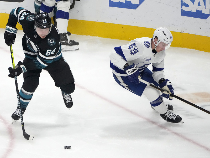 Mikael Granlund a Jake Guentzel 