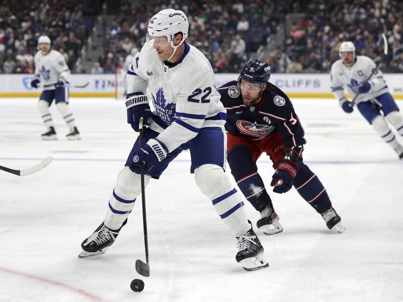 Obranca Toronta Jake McCabe