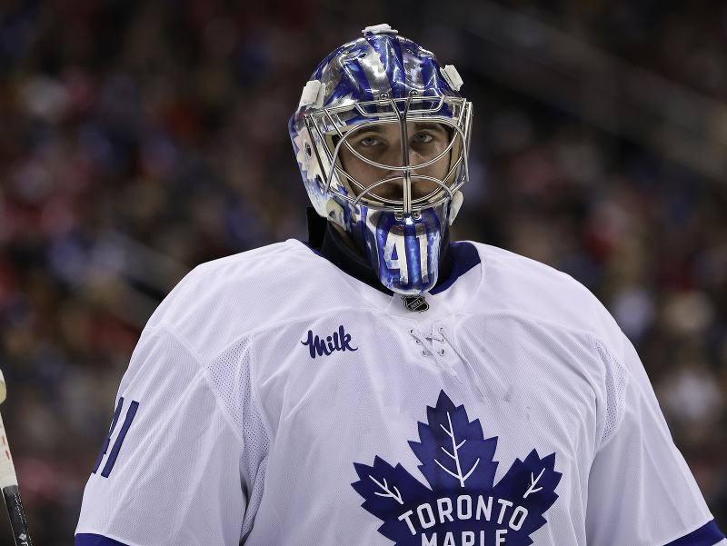 Americký brankár Anthony Stolarz v službách Toronta Maple Leafs