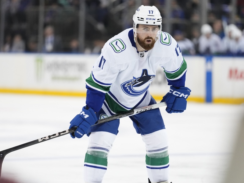 Filip Hronek v drese Vancouveru