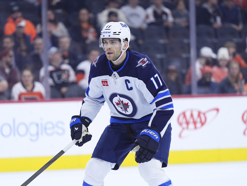 Adam Lowry, kapitán Winnipegu Jets