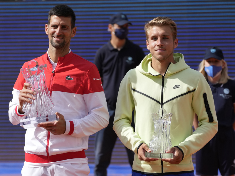 Novak Djokovič a Alex Molčan