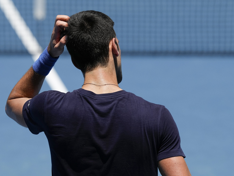 Srbský tenista Novak Djokovič počas tréningu pred Australian Open