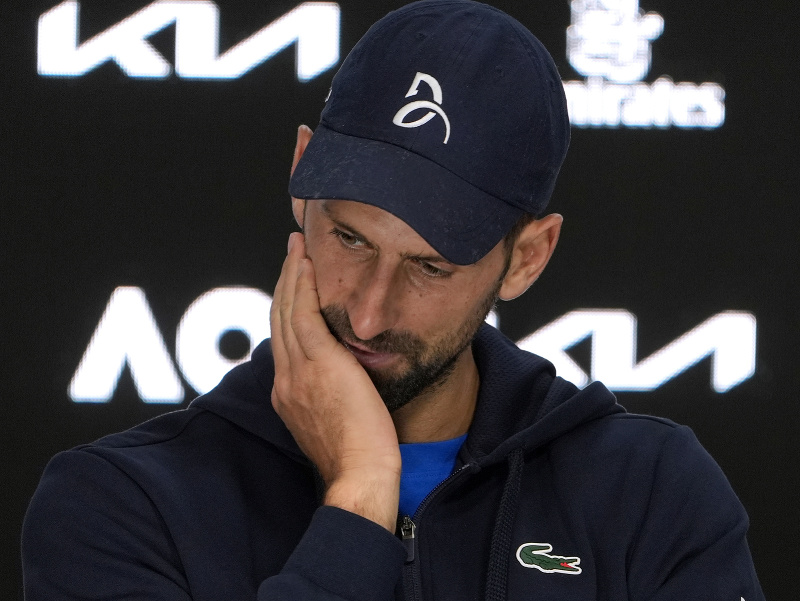 Srbský tenista Novak Djokovič skrečoval semifinále Australian Open