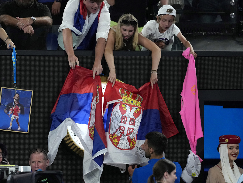 Novak Djokovič so srbskými fanúšikmi