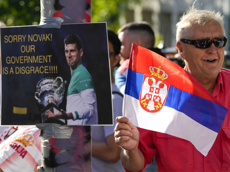 Podporovatelia srbského tenistu Novaka Djokoviča