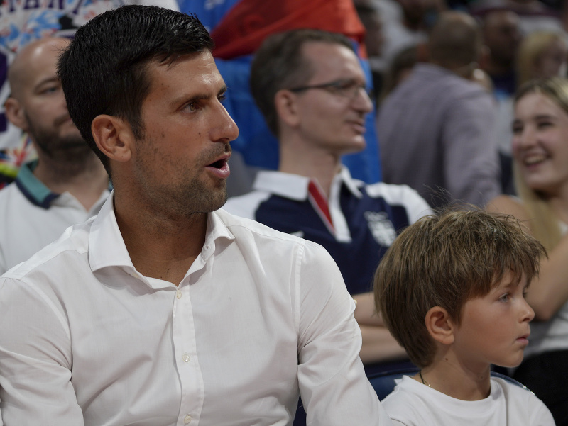 Srbský tenista Novak Djokovič a jeho syn Stefan