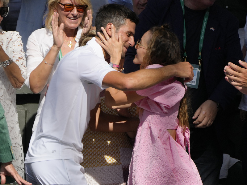 Na snímke Novak Djokovič spolu s manželkou Jelenou