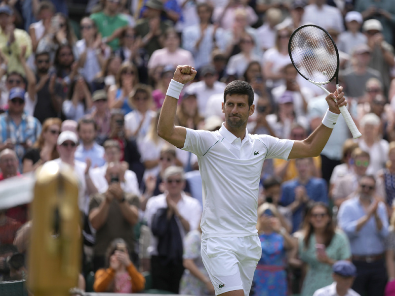 Novak Djokovič oslavuje víťazstvo