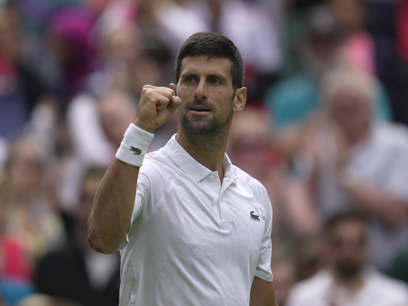 Novak Djokovič na Wimbledone úspešne vykročil za obhajobou titulu