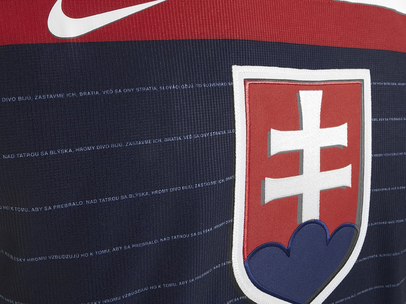 Nové dresy slovenských hokejistov pre zimné olympijské hry v Soči
