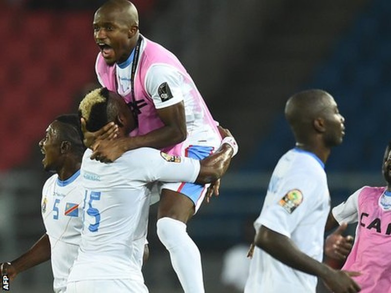 Futbalisti DR Kongo na Africkom pohári národov vybojovali bronz po penaltovej dráme s domácou Rovníkovou Guineou