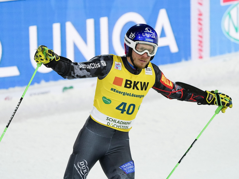 Slovenský lyžiar Adam Žampa v cieli počas 1. kola nočného obrovského slalomu Svetového pohára v alpskom lyžovaní 