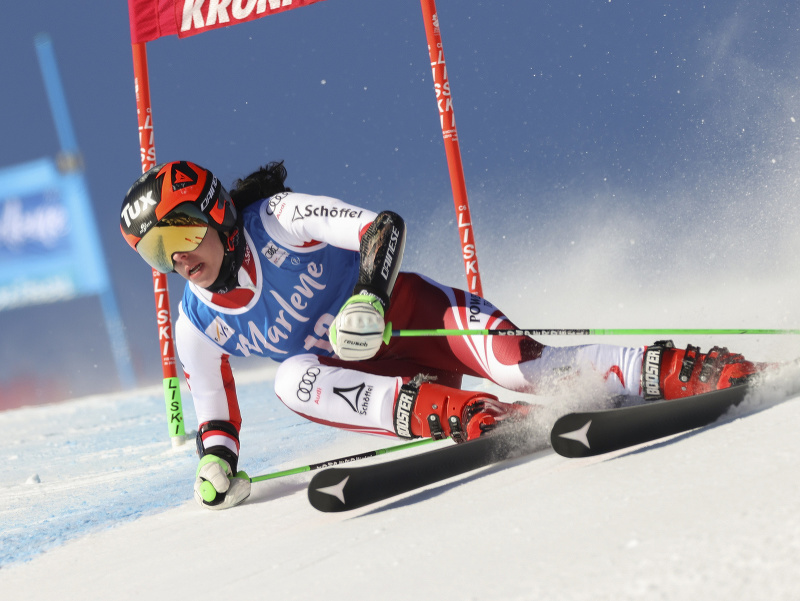 Stephanie Brunnerová počas 1. kola obrovského slalomu v Kronplatzi
