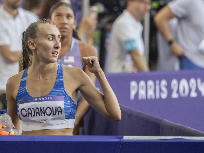 Slovenská atlétka Gabriela Gajanová sa teší v cieli prvého rozbehu na 800 metrov na XXXIII. letných olympijských hrách v Paríži