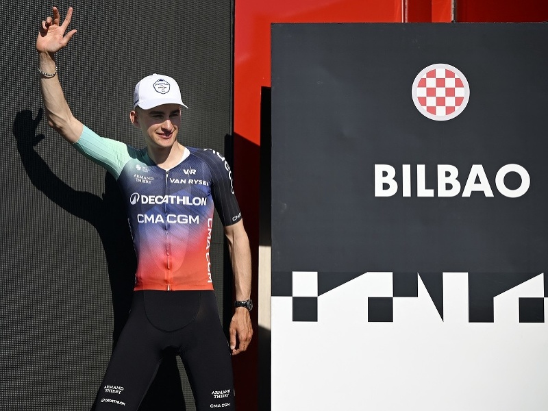 Francúzsky cyklista Paul Seixas sa stal víťazom pondelňajšej 1. etapy pretekov Okolo Baskicka. 