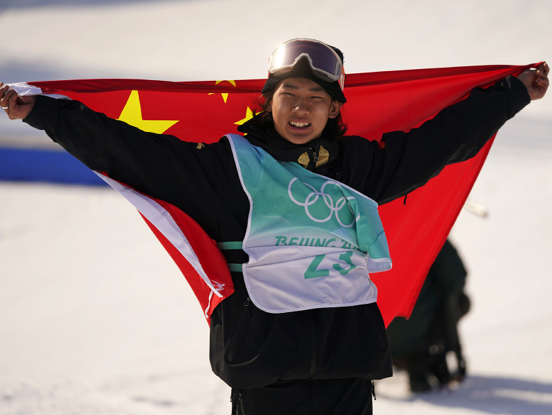 Čínsky snoubordista Su I-ming sa v Pekingu stal olympijským šampiónom v disciplíne Big Air