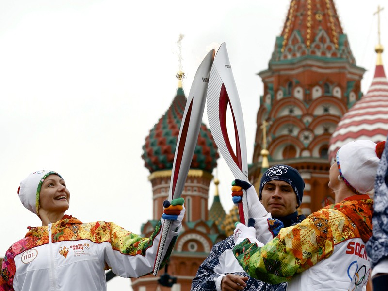 Olympijská pochodeň na moskovskom Červenom námestí