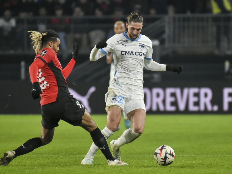 Francúzsky futbalista Adrien Rabiot v drese Olympique de Marseille