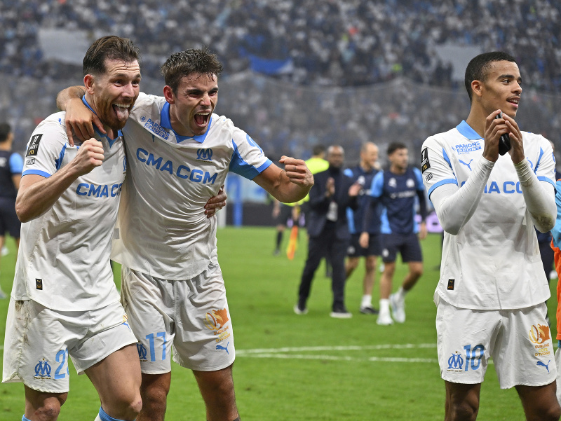 Pierre-Emile Hojbjerg, Matt O'Riley a Mason Greenwood oslavujú triumf Marseille
