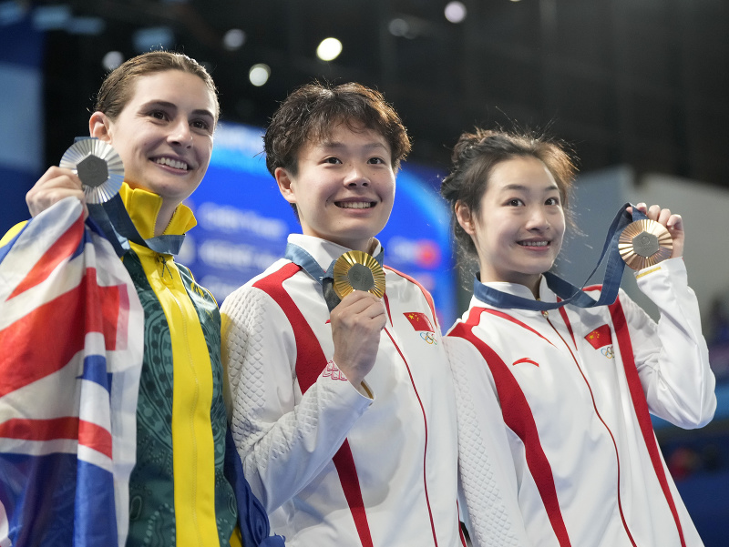 Číňanka Čchen I-wen získala zlatú medailu v skokoch z 3 m dosky na OH v Paríži, striebro si vybojovala Austrálčanka Maddison Keeneyová, tretia skončila ďalšia Číňanka Čchang Ja-ni 