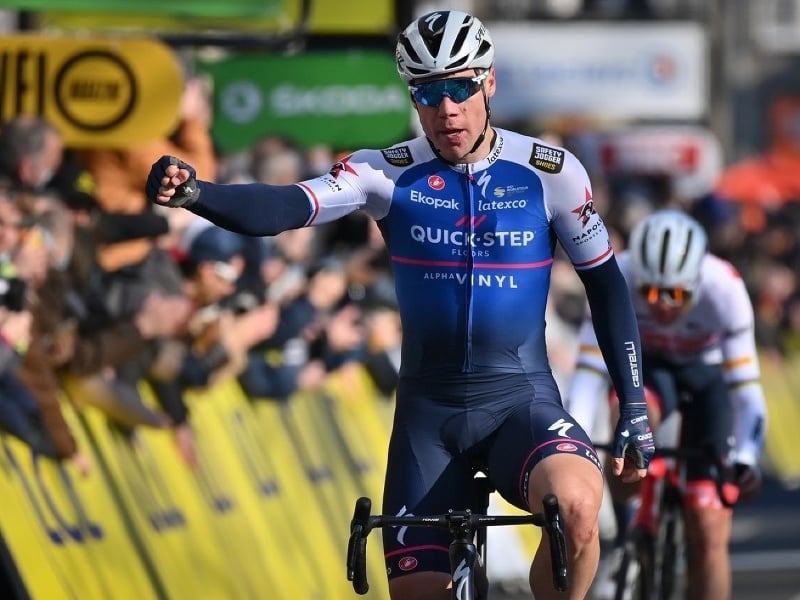 Holandský cyklista Fabio Jakobsen z tímu Quick-Step Alpha Vinyl zvíťazil v pondelňajšej 2. etape pretekov Paríž - Nice