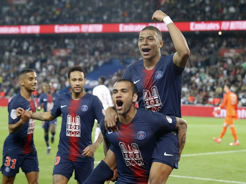 Kylian Mbappé z PSG sa raduje z gólu
